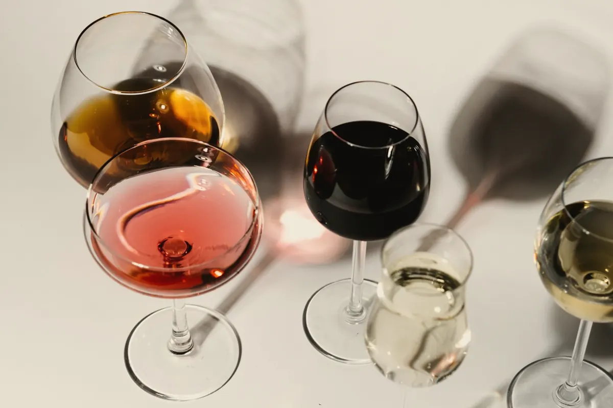 Wit, rosé en rood naast elkaar